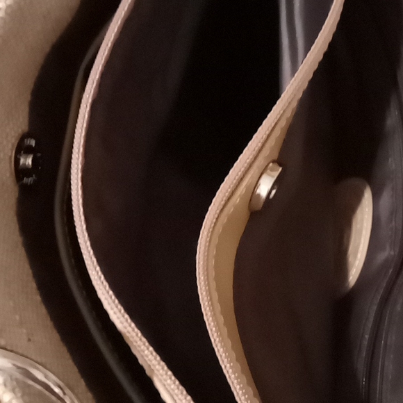 NWOT Etienne Aigner 👜 - Picture 4 of 4